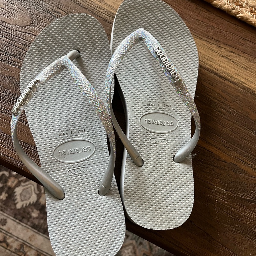 Havaianas Silver Sandals with Textured Sole